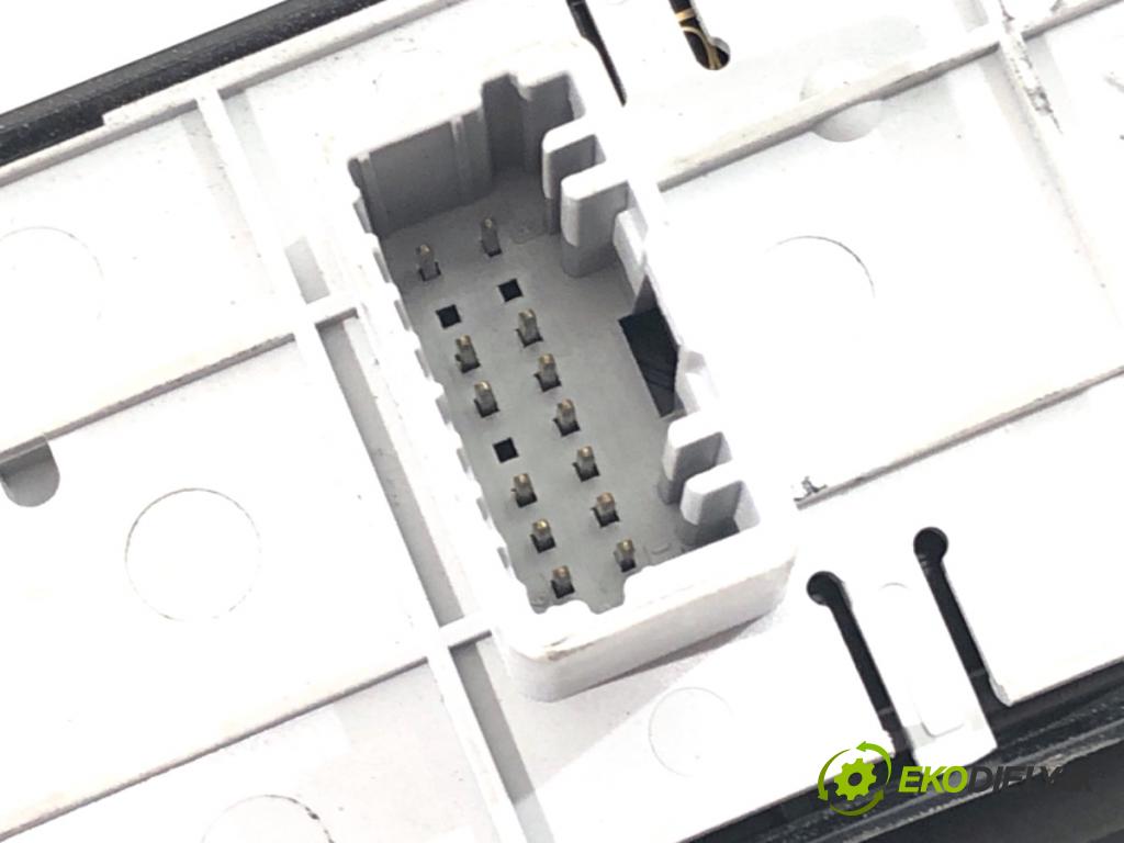 RENAULT GRAND SCENIC III nadwozie wielkoprzestrzenne (MPV) 2009 96 kW 1.4 16V (JZ0F) 1397 Prepínač okien 809610017R (Prepínacie páčky pod volantom)