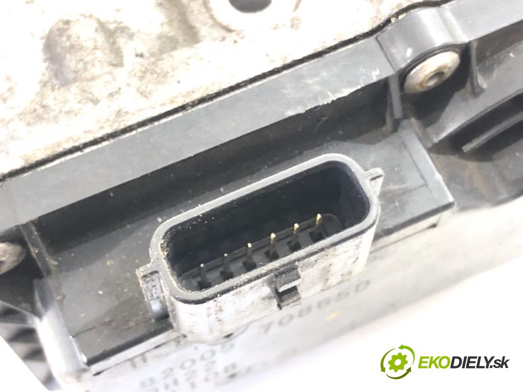 RENAULT GRAND SCENIC III nadwozie wielkoprzestrzenne (MPV) 2009 96 kW 1.4 16V (JZ0F) 1397 Škrtiaca klapka 8200570865D (Škrtiaca klapka)