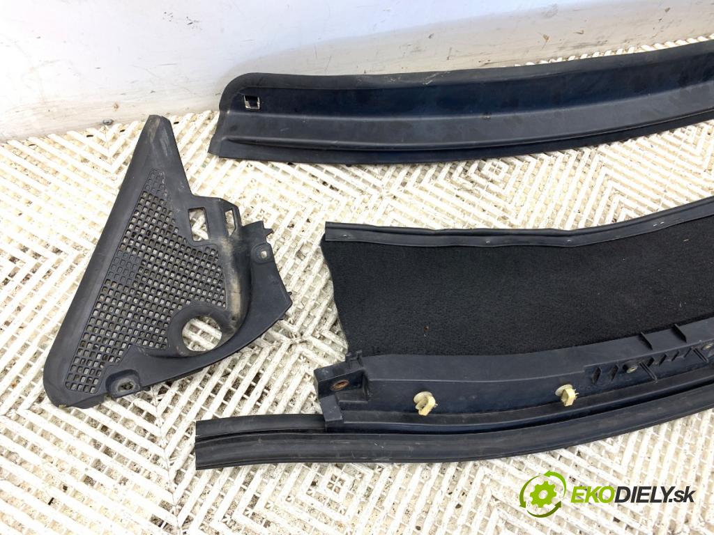 RENAULT GRAND SCENIC III nadwozie wielkoprzestrzenne (MPV) 2009 96 kW 1.4 16V (JZ0F) 1397 Torpédo, plast pod čelné okno 668110005R (Torpédo (plast pod čelným sklom))