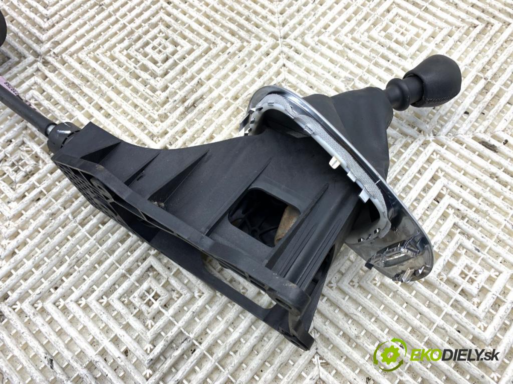 RENAULT GRAND SCENIC III nadwozie wielkoprzestrzenne (MPV) 2009 96 kW 1.4 16V (JZ0F) 1397 Kulisa 8201021402 (Rýchlostná páka (kulisa))