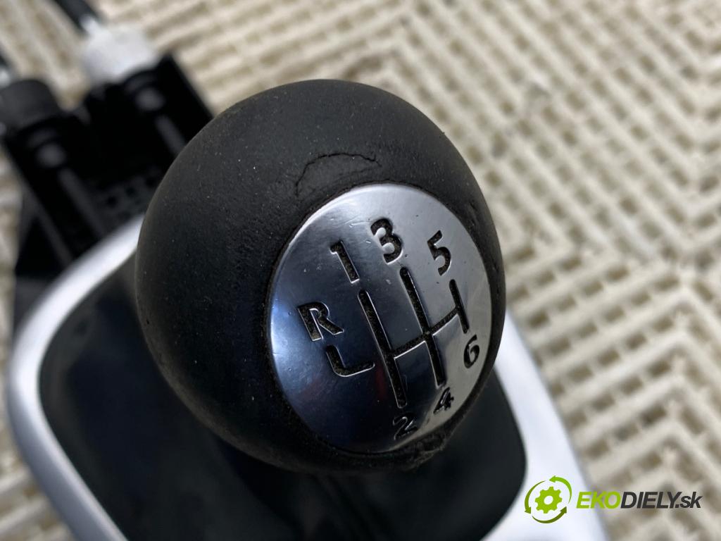 RENAULT GRAND SCENIC III nadwozie wielkoprzestrzenne (MPV) 2009 96 kW 1.4 16V (JZ0F) 1397 Kulisa 8201021402 (Rýchlostná páka (kulisa))