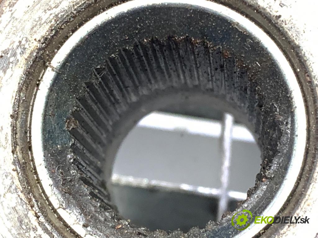 VW GOLF VI liftback 2011 63 kW 1.2 TSI 1197 náboj pravy predný