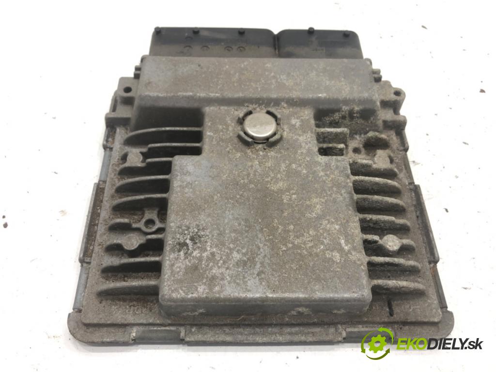 VW GOLF VI liftback 2011 63 kW 1.2 TSI 1197 riadiaca jednotka Motor 03F906070DF (Riadiaca jednotka)