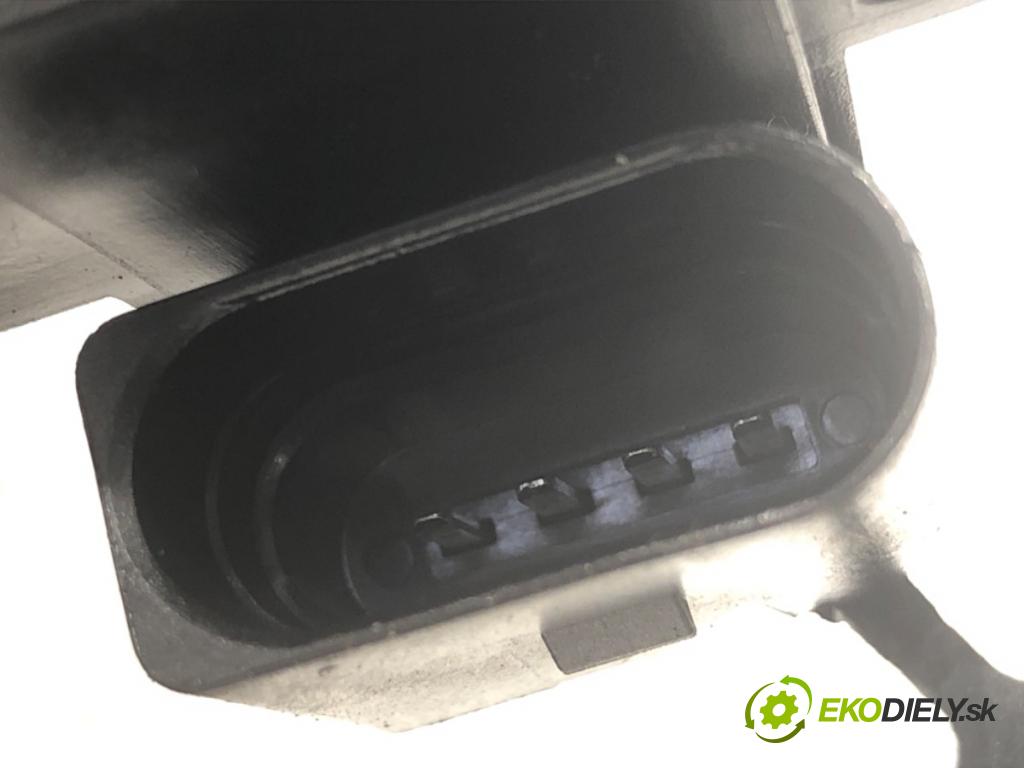 VW GOLF VI liftback 2011 63 kW 1.2 TSI 1197 motor stěračů zadní část 5K6955711B
