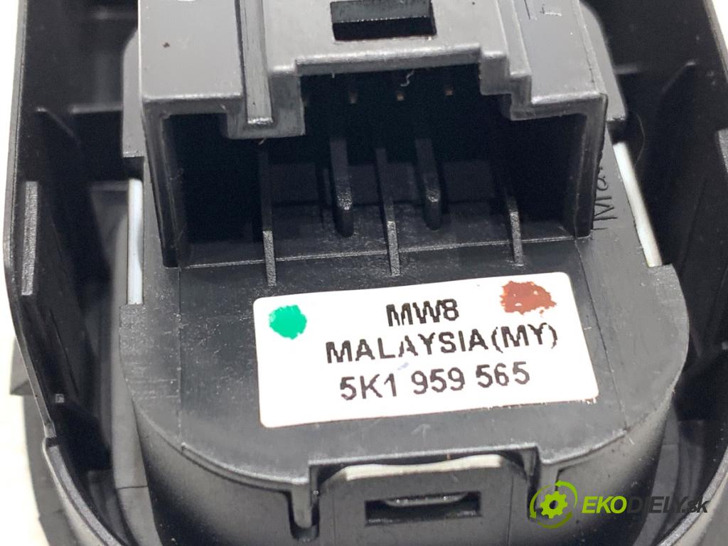 VW GOLF VI liftback 2011 63 kW 1.2 TSI 1197 Prepínač okien 5K0867255 (Prepínacie páčky pod volantom)