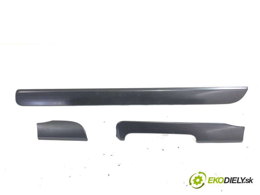 VW GOLF VI liftback 2011 63 kW 1.2 TSI 1197 lišty kryt 5K0858069P 5K1858415B (Lišta)