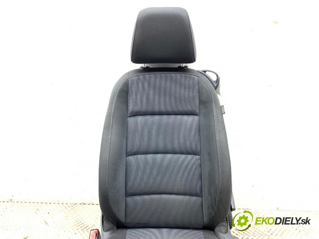 VW GOLF VI liftback 2011 63 kW 1.2 TSI 1197 sedadlo levý přední část