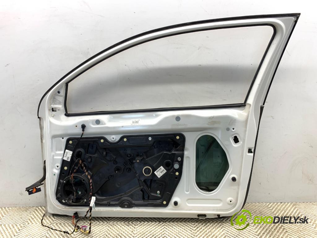 VW GOLF VI liftback 2011 63 kW 1.2 TSI 1197 dveře pravý přední část LB9A