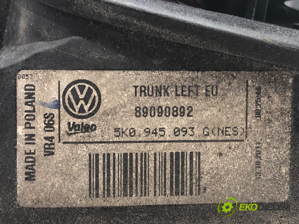 VW GOLF VI liftback 2011 63 kW 1.2 TSI 1197 světlo zadní část levá strana vnitřní 5K0945093G (Klika dveří ostatní)