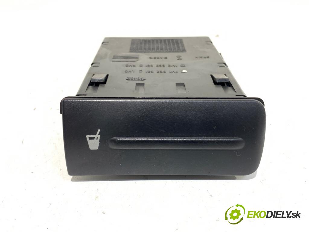 SEAT LEON I liftback 2001 77 kW 1.6 16 V 1598 Držiak na nápoje 1M1862531C (Držiak (úchyt) na nápoje)