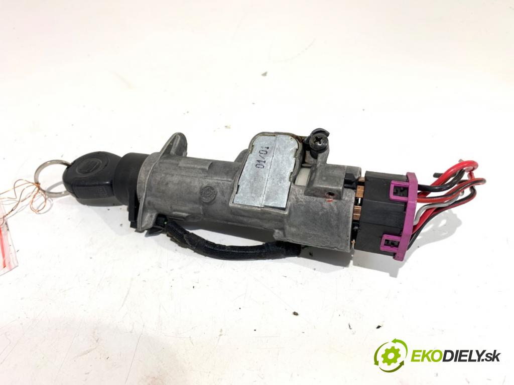 SEAT LEON I liftback 2001 77 kW 1.6 16 V 1598 spinačka 4B0905851C (Spínacia skrinka)