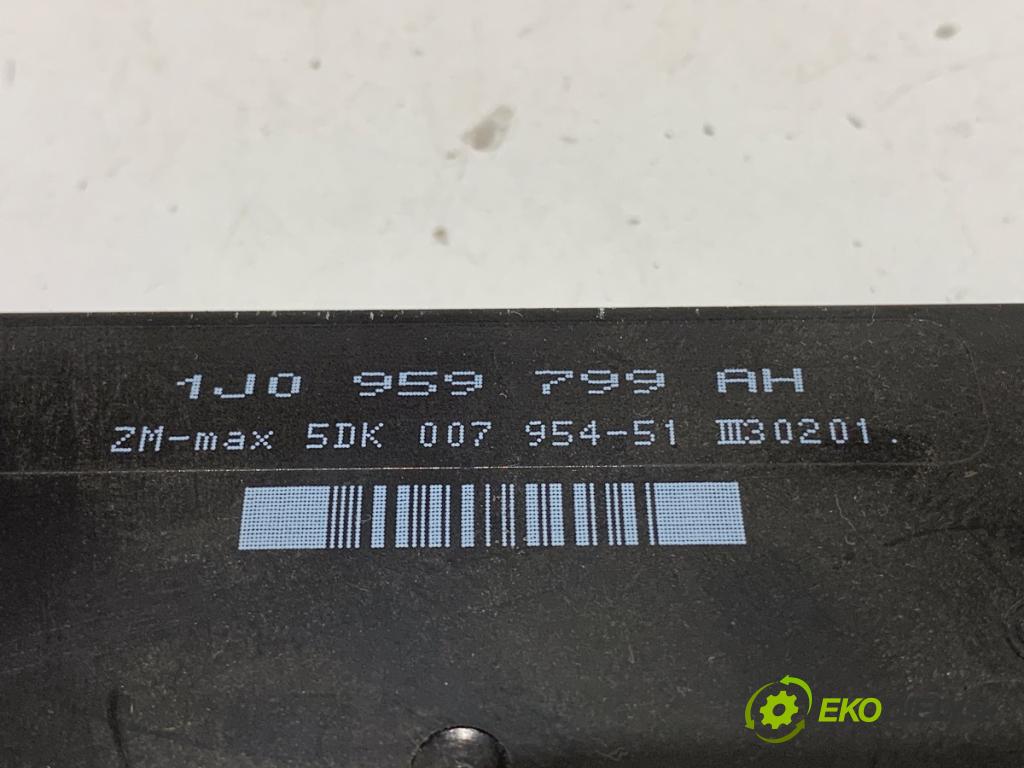 SEAT LEON I liftback 2001 77 kW 1.6 16 V 1598 Modul komfortu 1J0959799AH (Modul komfortu)
