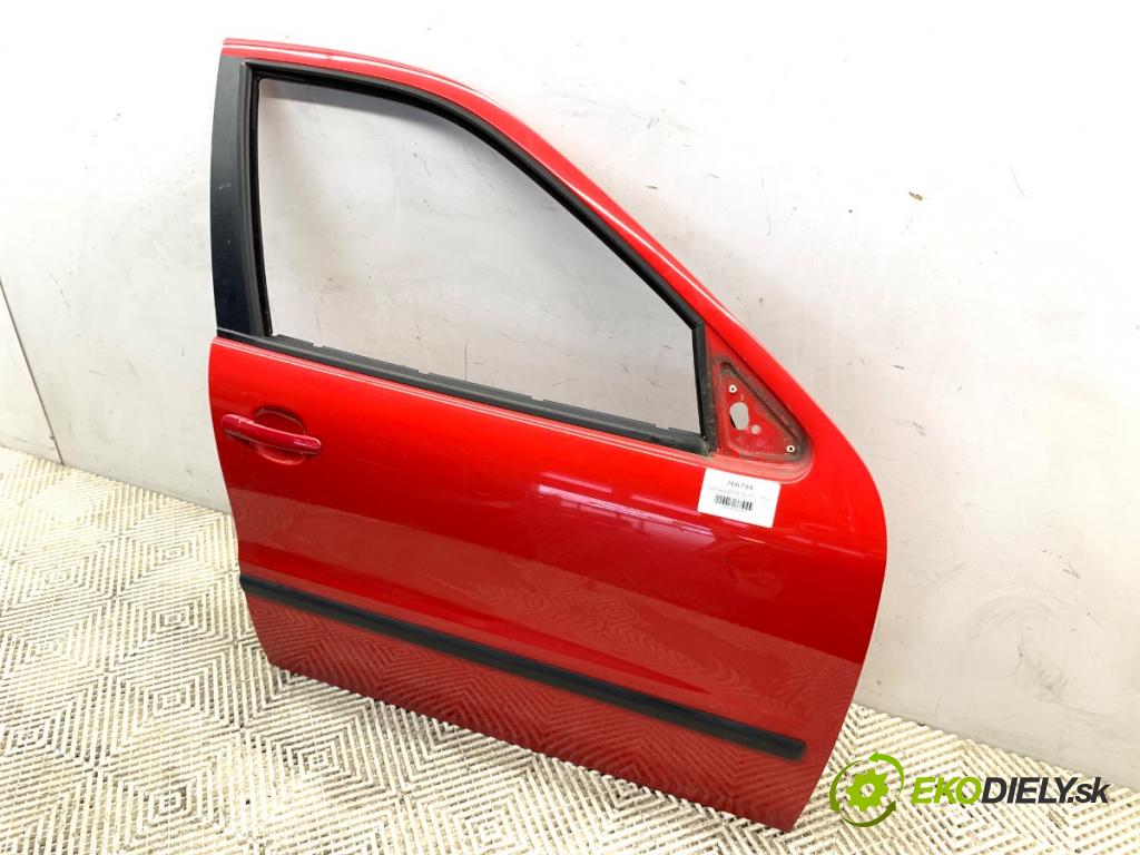 SEAT LEON I liftback 2001 77 kW 1.6 16 V 1598 dveře pravý přední část