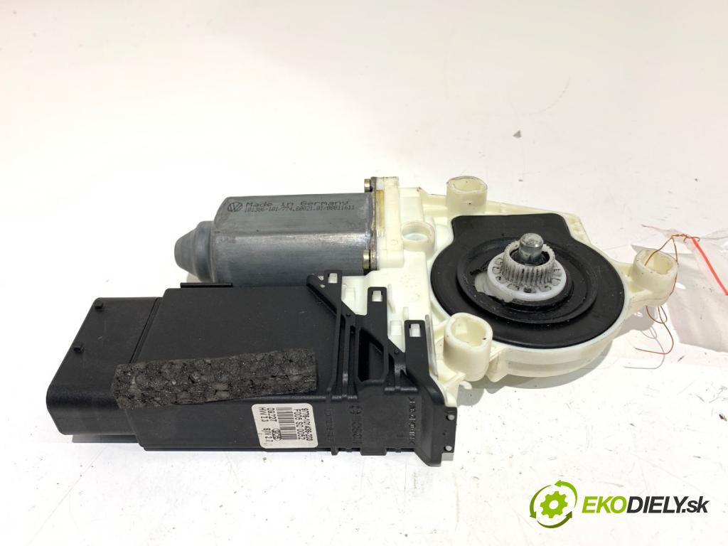 SEAT LEON I liftback 2001 77 kW 1.6 16 V 1598 motor sťahovaní okna pravý přední část 1J0959802G