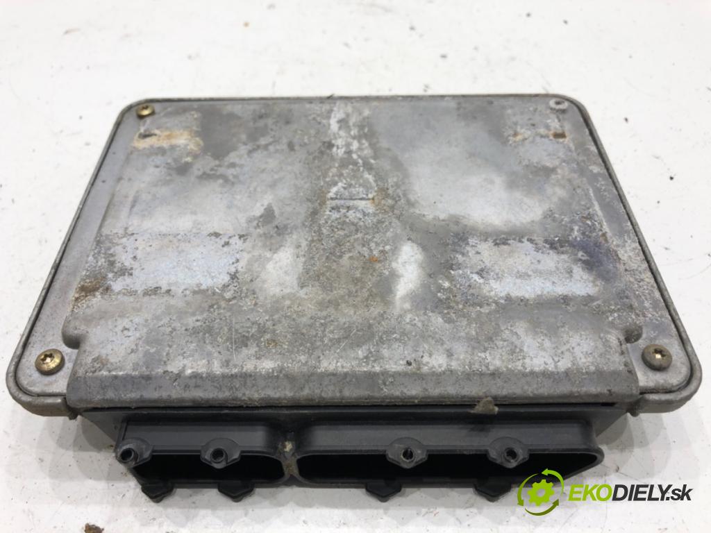SKODA OCTAVIA I liftback 2000 85 kW 2.0 1984 riadiaca jednotka Motor 06A906018FH (Riadiaca jednotka)