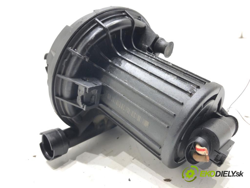 SKODA OCTAVIA I liftback 2000 85 kW 2.0 1984 pumpa vzduchu sekundárního 06A131333C (Topení, ventilace ostatní)