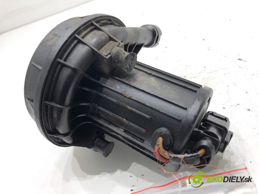 SKODA OCTAVIA I liftback 2000 85 kW 2.0 1984 pumpa vzduchu sekundárního 06A131333C (Topení, ventilace ostatní)