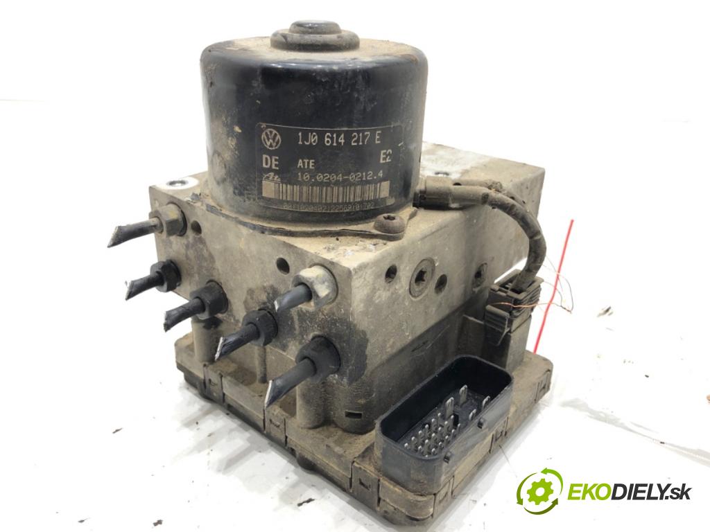 SKODA OCTAVIA I liftback 2000 85 kW 2.0 1984 Pumpa ABS 1J0614217E (Pumpa ABS)