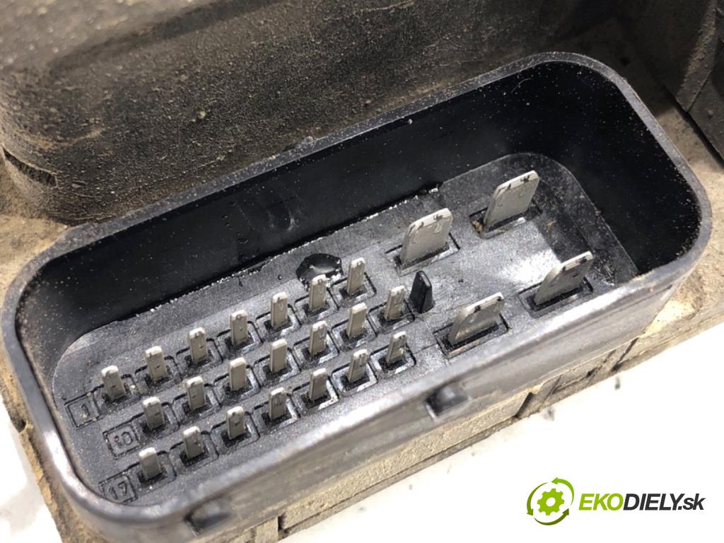 SKODA OCTAVIA I liftback 2000 85 kW 2.0 1984 Pumpa ABS 1J0614217E (Pumpa ABS)