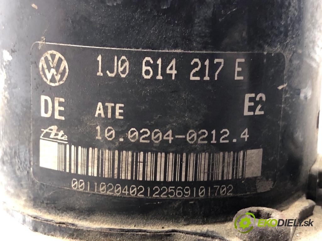 SKODA OCTAVIA I liftback 2000 85 kW 2.0 1984 Pumpa ABS 1J0614217E (Pumpa ABS)