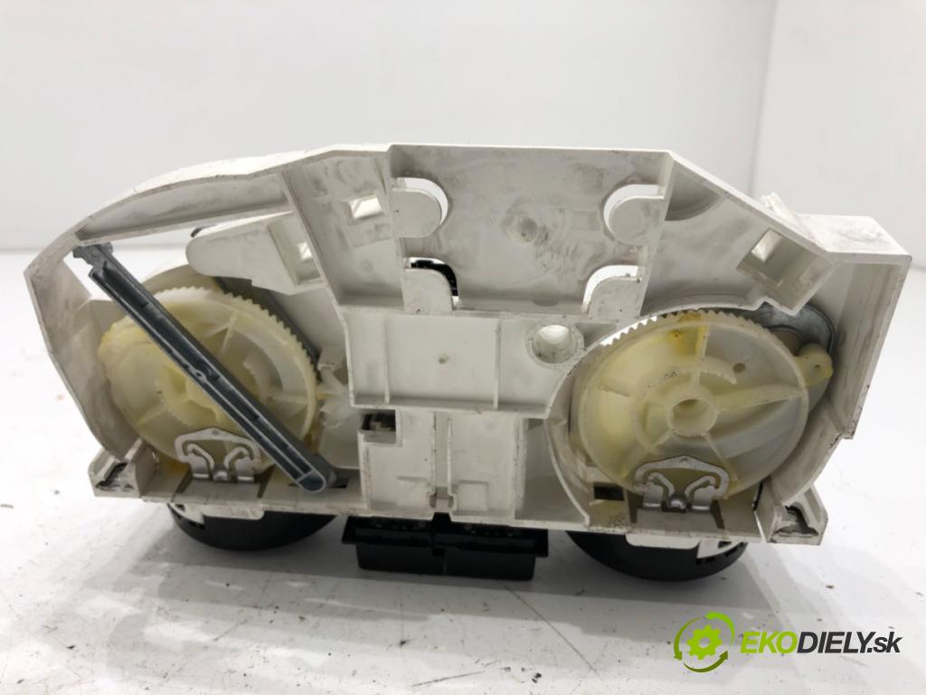 SKODA OCTAVIA I liftback 2000 85 kW 2.0 1984 Panel ovládania kúrenia  (Prepínacie páčky pod volantom)