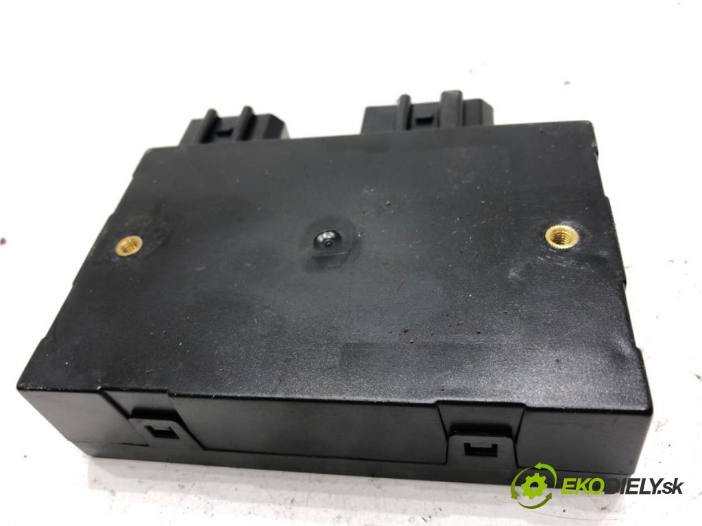 SKODA OCTAVIA I liftback 2000 85 kW 2.0 1984 Modul komfortu 1J0959799AH (Modul komfortu)