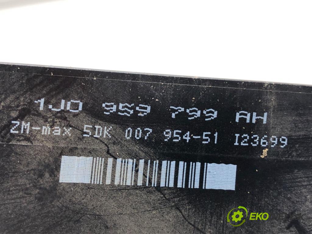 SKODA OCTAVIA I liftback 2000 85 kW 2.0 1984 Modul komfortu 1J0959799AH (Modul komfortu)