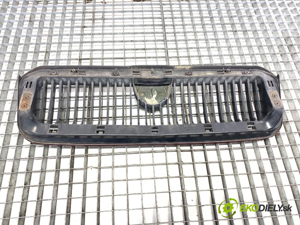 SKODA OCTAVIA I liftback 2000 85 kW 2.0 1984 mřížka maska 1U0853651 (Přední mřížka (maska chladiče))