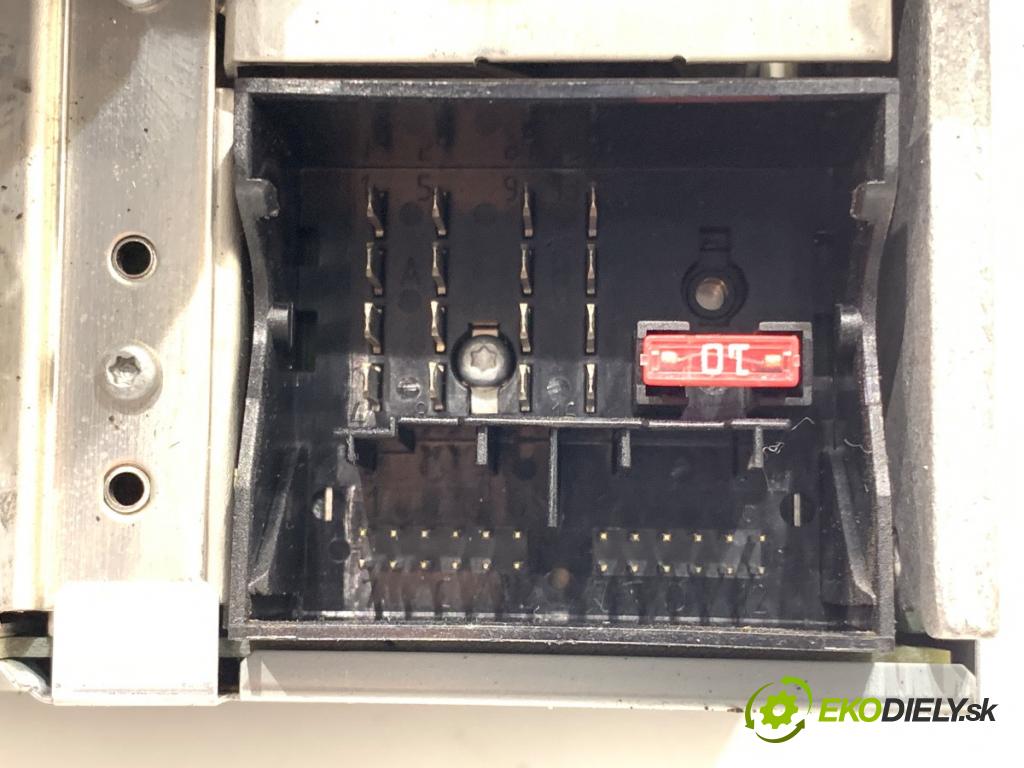 VW TOUAREG SUV 2006 165 kW 3.0 V6 TDI 2967 RADIO Navigácia 7L6035191R (Audio zariadenie)