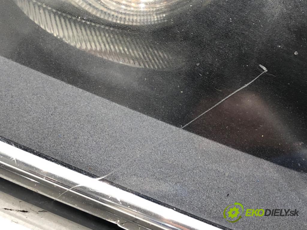 VW TOUAREG SUV 2006 165 kW 3.0 V6 TDI 2967 světlomet pravý přední část XENON 7L6941016AM