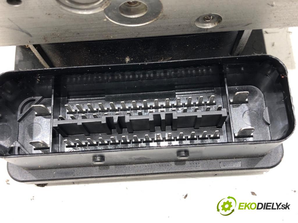 VW TOUAREG SUV 2006 165 kW 3.0 V6 TDI 2967 Pumpa ABS 7L0907379G (Pumpa ABS)