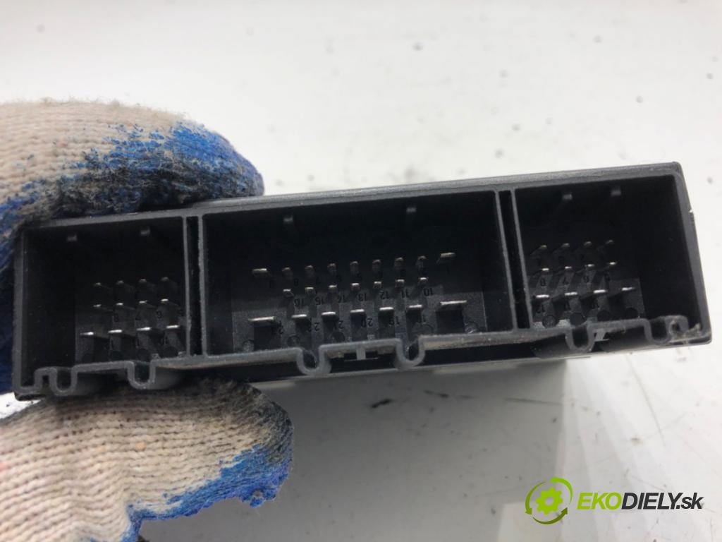 VW TOUAREG SUV 2006 165 kW 3.0 V6 TDI 2967 Modul komfortu 7L0959933F (Modul komfortu)
