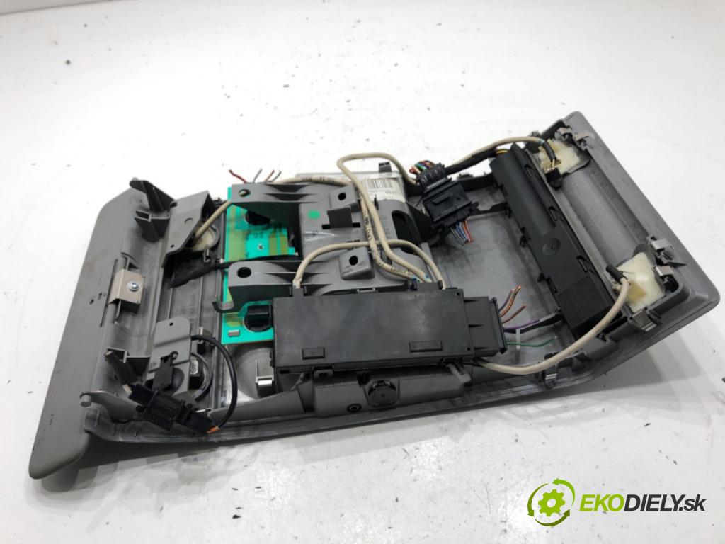VW TOUAREG SUV 2006 165 kW 3.0 V6 TDI 2967 světlo stropní 7L0868403