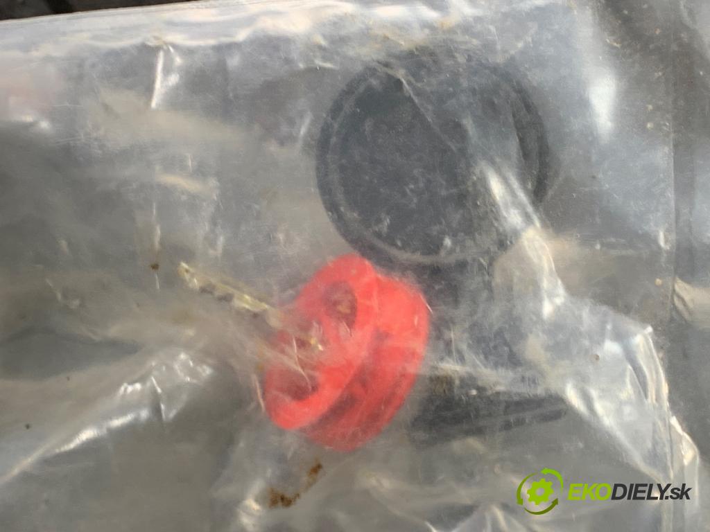 VW TOUAREG SUV 2006 165 kW 3.0 V6 TDI 2967 Hák tažné zařízení 7L6803921A (Tažné zařízení)