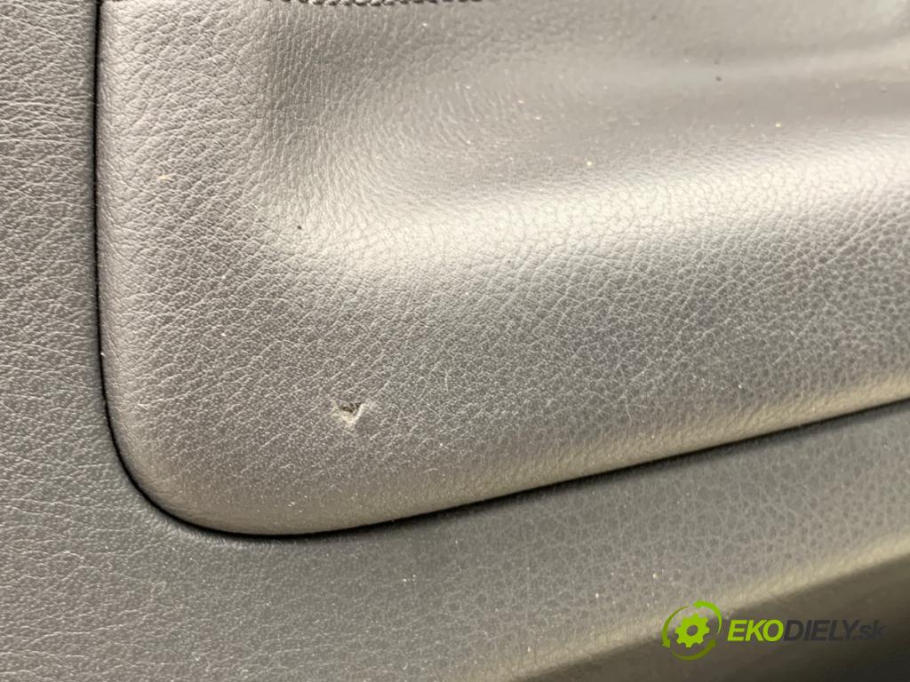 VW TOUAREG SUV 2006 165 kW 3.0 V6 TDI 2967 ča dveře pravý přední část