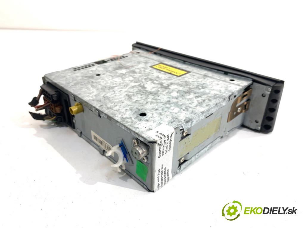 AUDI A3 8P liftback 2003 103 kW 2.0 TDI 1968 RADIO 8P0035186C (Audio zariadenie)