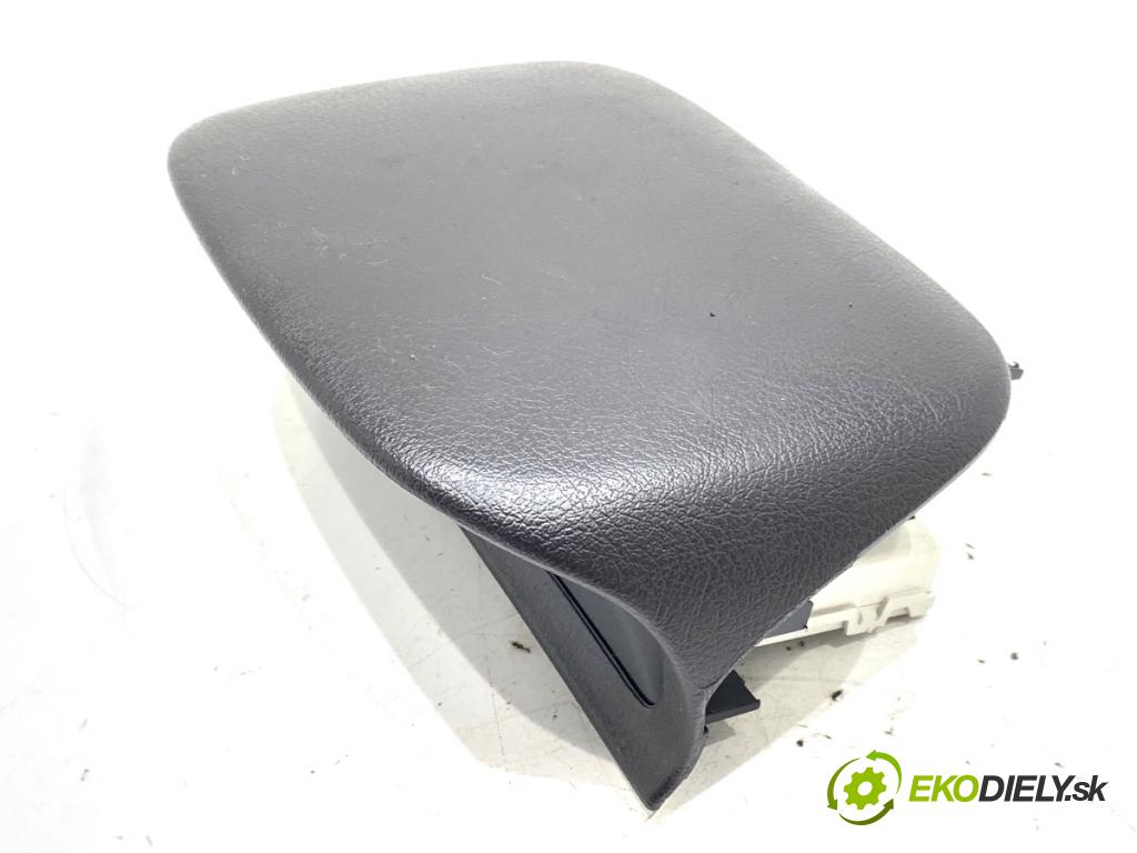 PEUGEOT 307 liftback 2002 80 kW 1.6 16V 1587 Dislpej 9646652577 (Prístrojová doska)