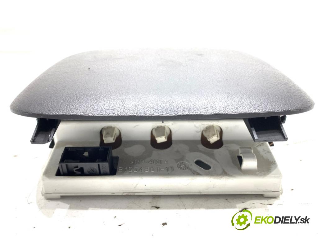 PEUGEOT 307 liftback 2002 80 kW 1.6 16V 1587 Dislpej 9646652577 (Prístrojová doska)