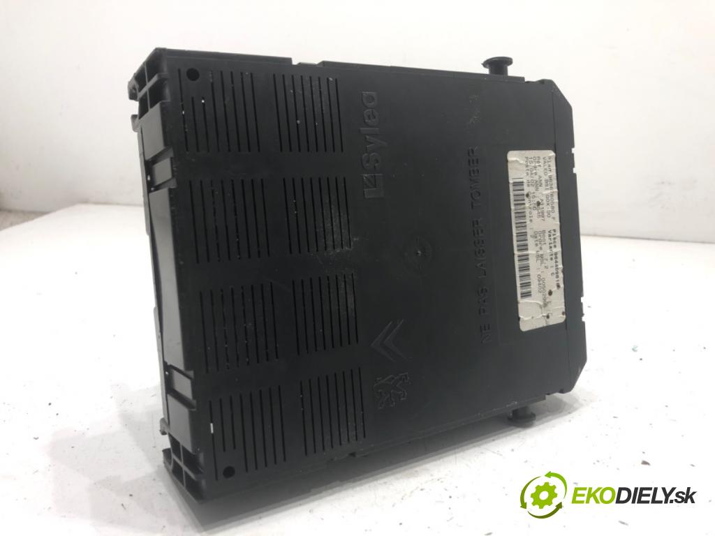 PEUGEOT 307 liftback 2002 80 kW 1.6 16V 1587 modul BSI 9636760580 (Pojistková skříňka)