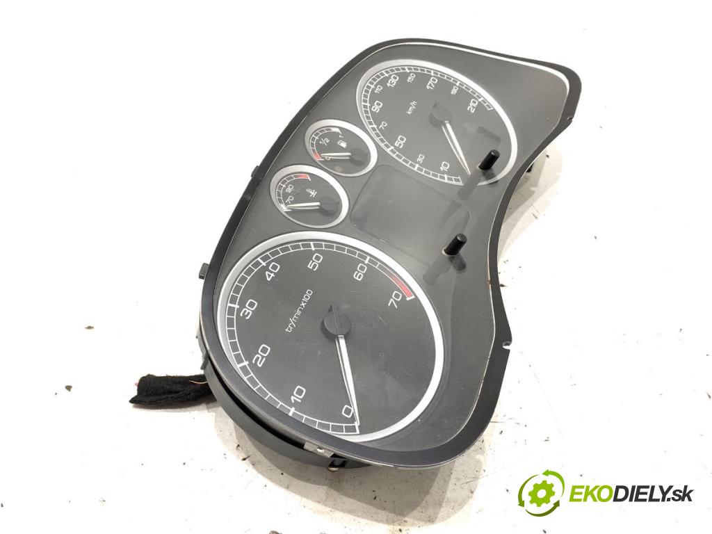 PEUGEOT 307 liftback 2002 80 kW 1.6 16V 1587 Prístrojovka P9645768480 (Prístrojová doska)