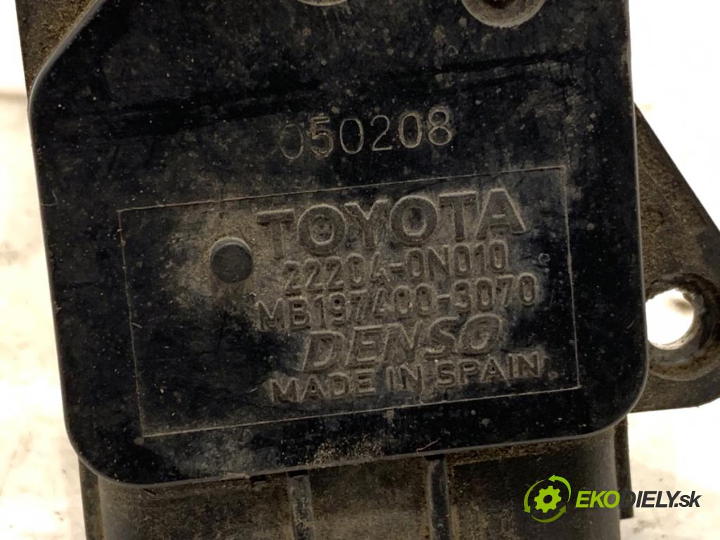 TOYOTA YARIS I liftback 2005 55 kW 1.4 D-4D (NLP10_) 1364 Váha vzduchu 22204-0N010 (Váha vzduchu)