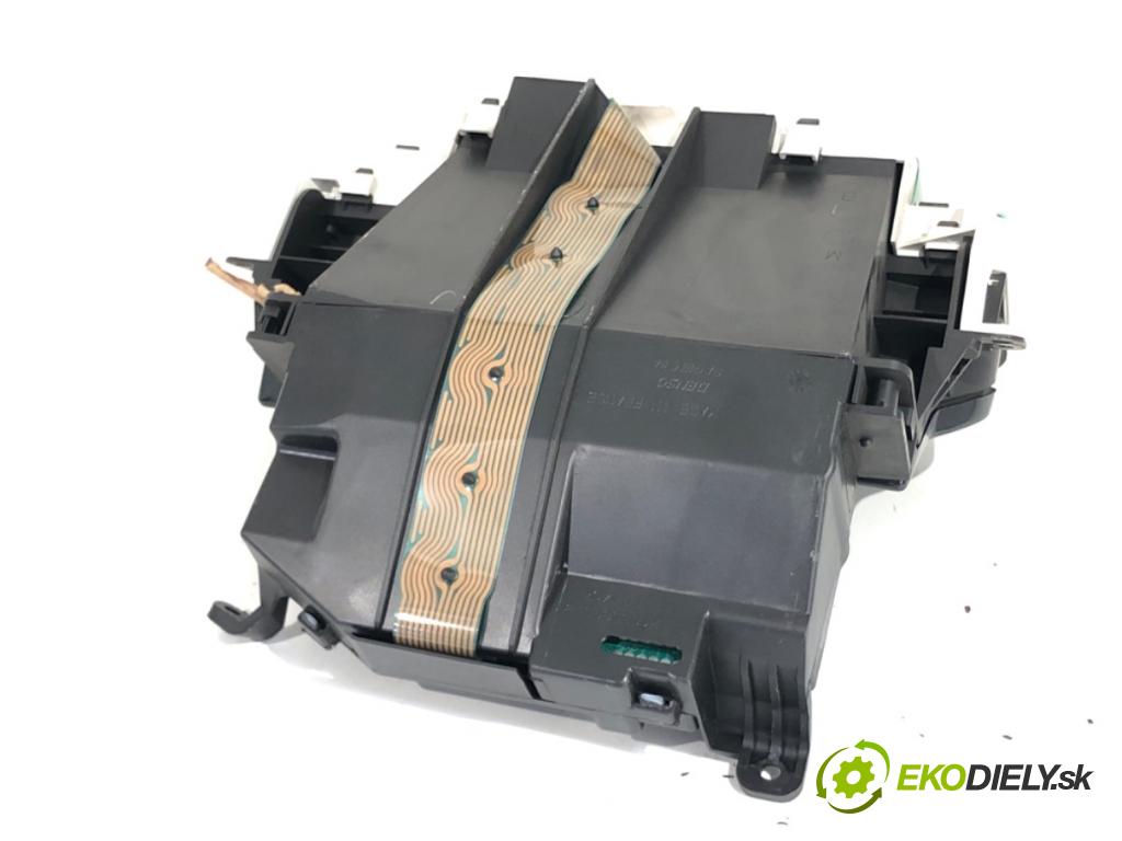 TOYOTA YARIS I liftback 2005 55 kW 1.4 D-4D (NLP10_) 1364 Prístrojovka 21655864-5 (Prístrojová doska)