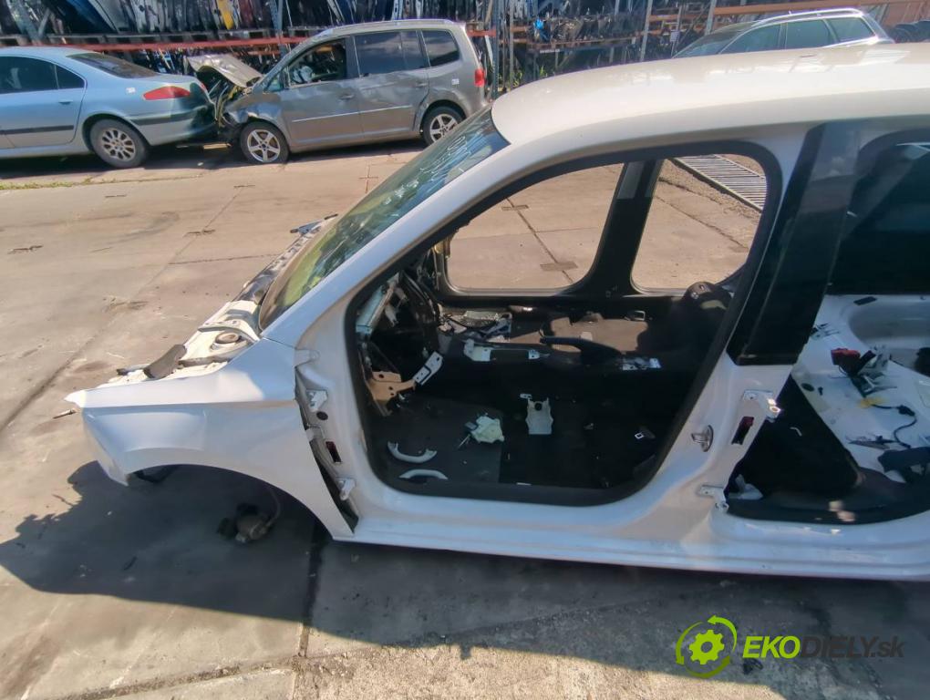 SKODA FABIA III liftback 2017 70 kW 1.0 TSI 999 KAROSERIA ČTVRŤÁK blatník zadní část levý pravý práh střecha PODŁUŻNICA levý pravý