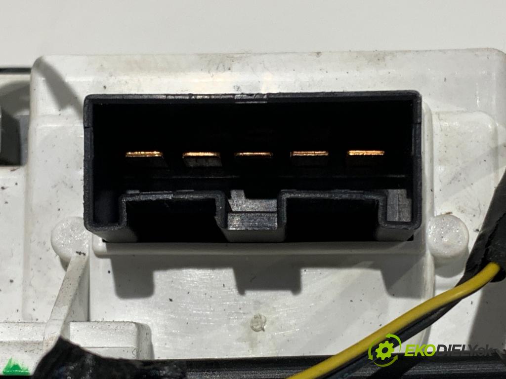 FIAT STILO liftback 2004 70 kW 1.4 16V (192AXH1B, 192BXH1B) 1368 Panel ovládania kúrenia 591546000 (Prepínacie páčky pod volantom)