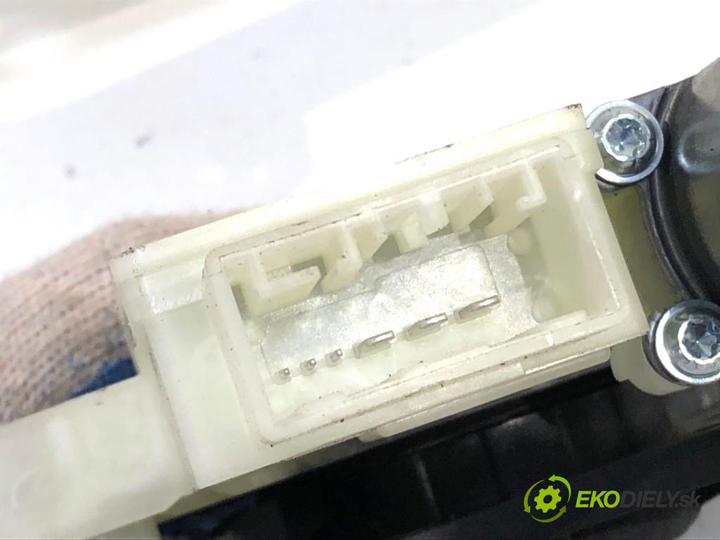 SKODA FABIA III liftback 2017 70 kW 1.0 TSI 999 Mechanizmus okna ľavy predný 5JA959811K