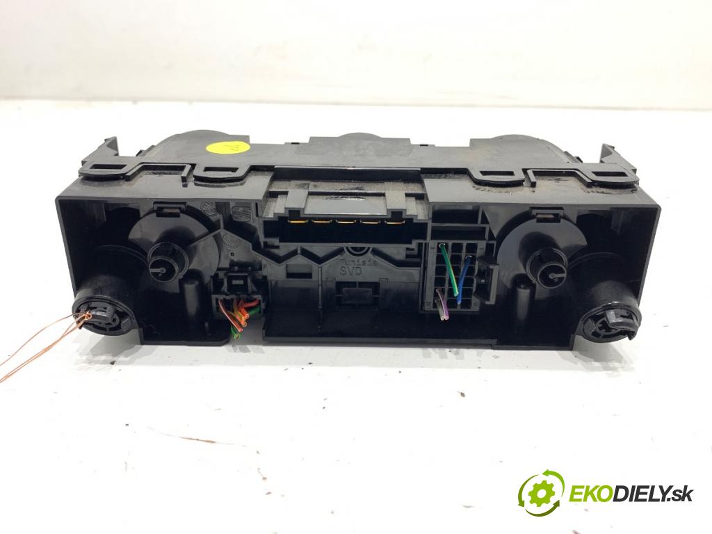 SKODA FABIA III liftback 2017 70 kW 1.0 TSI 999 Panel ovládania kúrenia  (Prepínacie páčky pod volantom)