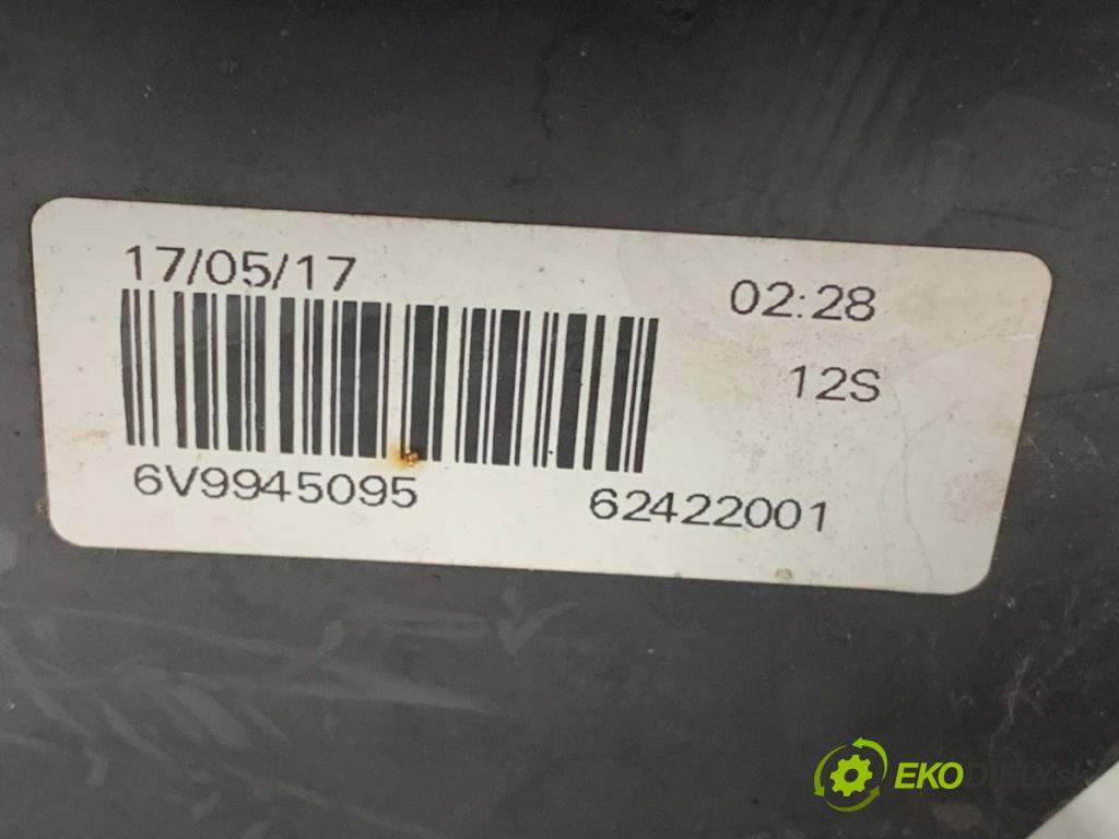 SKODA FABIA III liftback 2017 70 kW 1.0 TSI 999 světlo levý zadní část 6V9945095