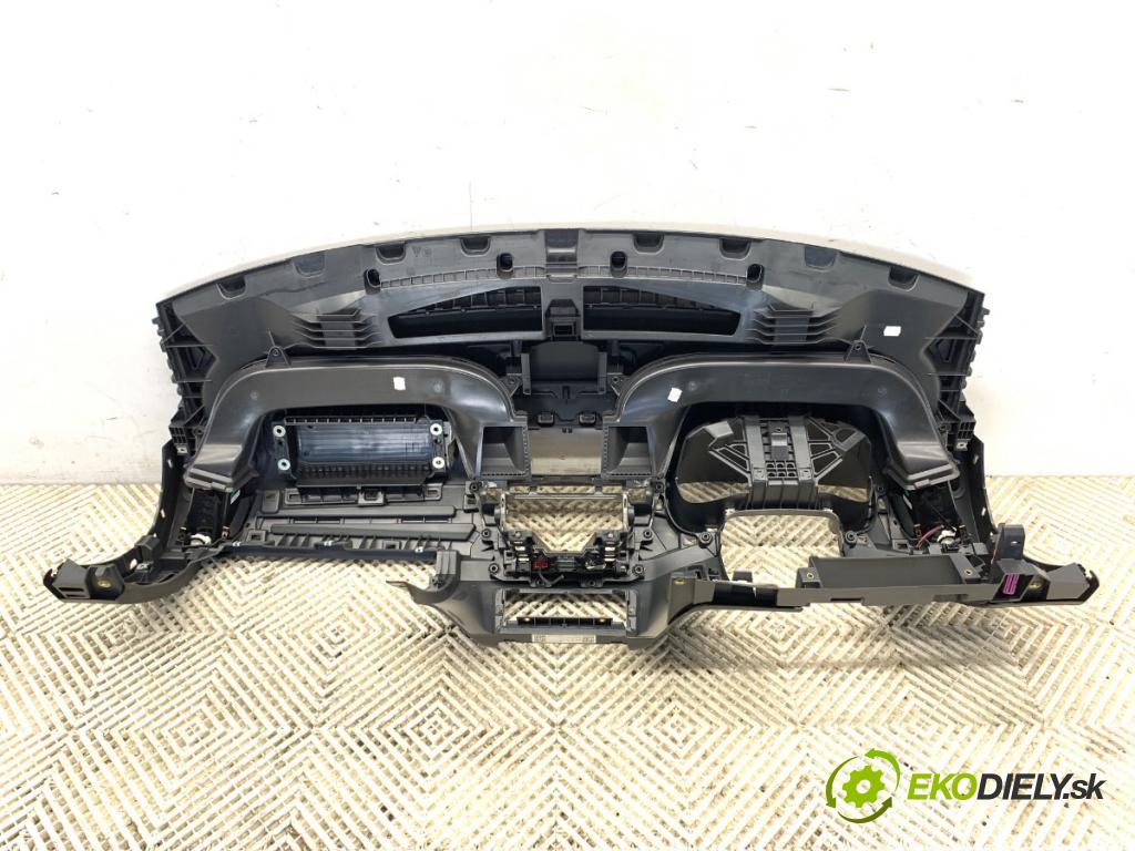 SKODA FABIA III liftback 2017 70 kW 1.0 TSI 999 palubní doska  (Palubní deska)