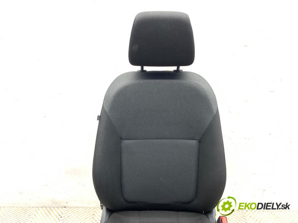 SKODA FABIA III liftback 2017 70 kW 1.0 TSI 999 sedadlo pravý přední část