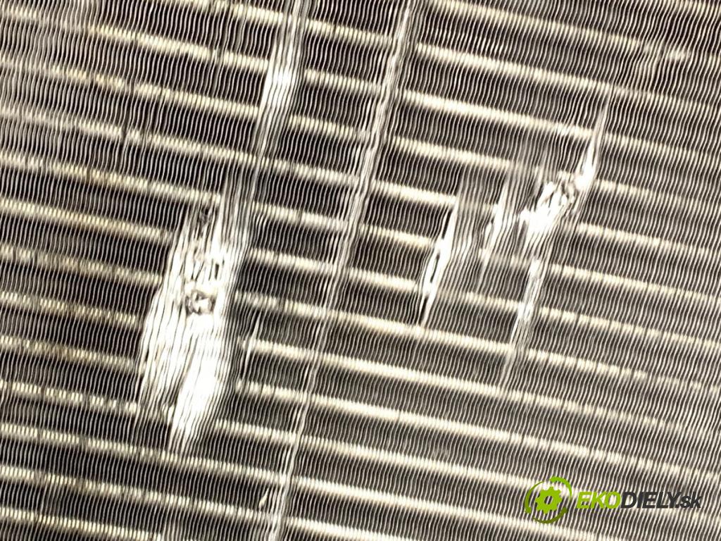 SKODA FABIA III liftback 2017 70 kW 1.0 TSI 999 chladič vody 6R0121253 (Vodní chladič)